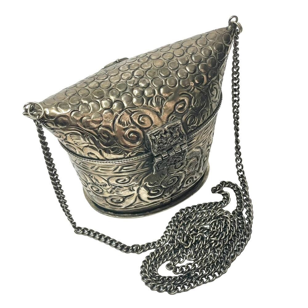 Vintage Metal Pillow Purse - Picture 14 of 15